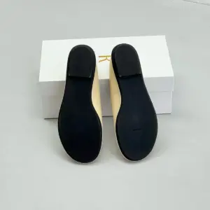 Flats in Beige placeholder image