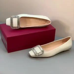 Beige leather heels, view 3