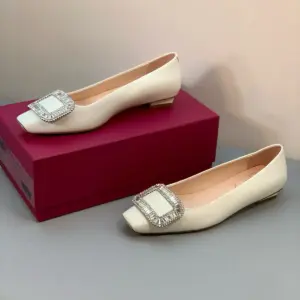 Beige leather heels, view 5