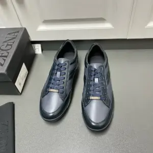 Black canvas sneakers, view 3