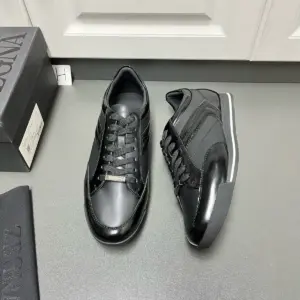 Black canvas sneakers, view 4