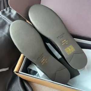 Black patent leather flats, view 3
