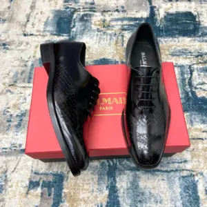 Oxford Shoes in Black placeholder image