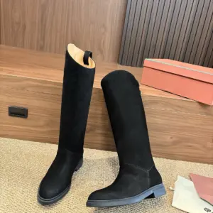 Boots in Black placeholder image