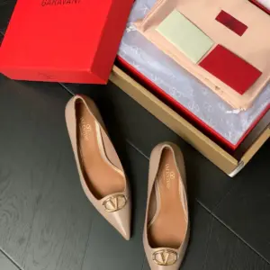 Brown leather heels, view 3