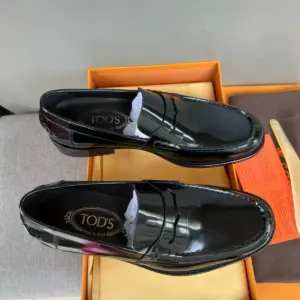 Casual black patent leather loafers, view 4