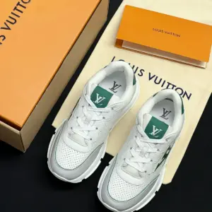 Classic white leather sneakers, view 3
