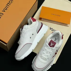 Classic white leather sneakers, view 5