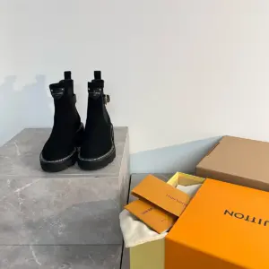 Boots in Grey placeholder image