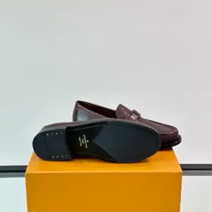 Mens black leather loafers, view 3