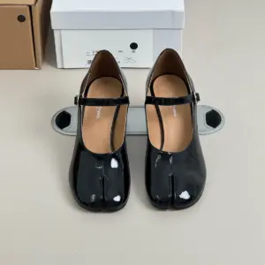 Retro Heels in Black placeholder image