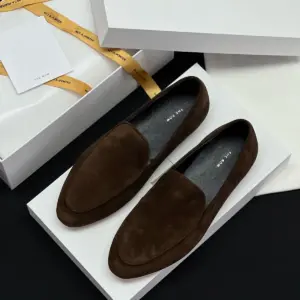 Retro brown suede loafers, view 3