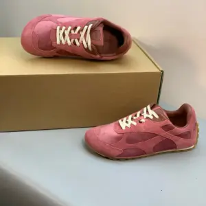 Retro brown suede sneakers, view 2