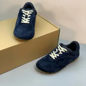 Retro brown suede sneakers, view 3