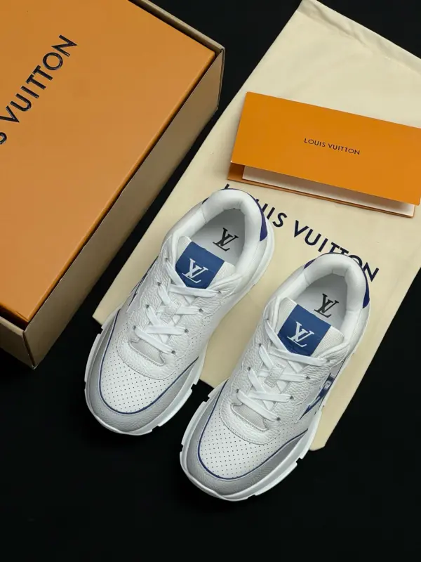 White leather sneakers, view 1
